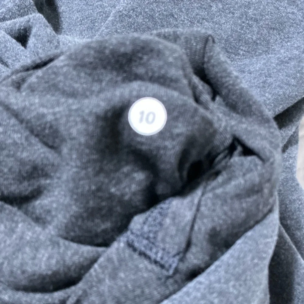 Lululemon Stress Less Funnel Hoodie Grey Thumbhole Sweatshirt Size 10